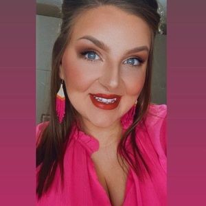 Meet your Posher, Shana